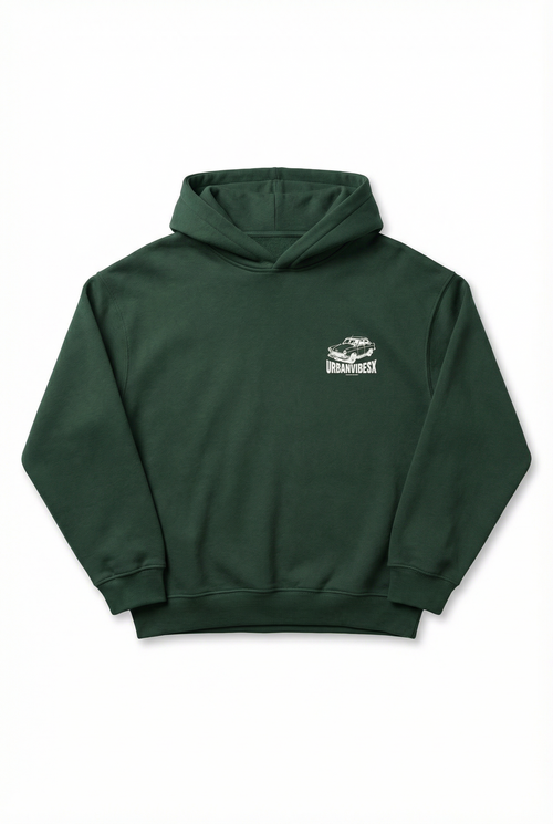 Hoodie Urban Essentials verde producto plano frontal con pequeño logo - UVX Studio sudadera